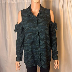 Rock & Republic Button Down Camouflage Western Ruffle Size M Longsleeve Fall